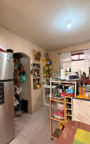 Casa para alugar com 258m², 6 quartos e 8 vagas Casa para alugar com 258m², 6 quartos e 8 vagasCozinha