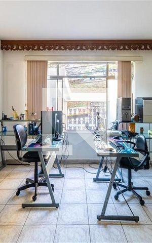 Casa para alugar com 525m², 4 quartos e 2 vagas Casa para alugar com 525m², 4 quartos e 2 vagasSala