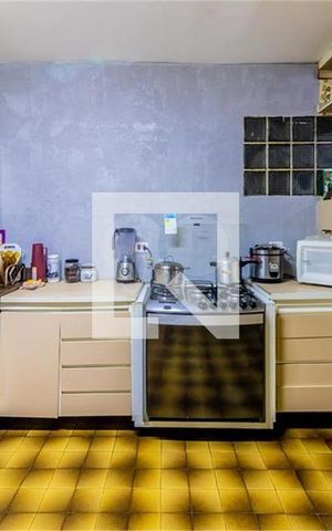 Casa para alugar com 525m², 4 quartos e 2 vagas Casa para alugar com 525m², 4 quartos e 2 vagasCozinha