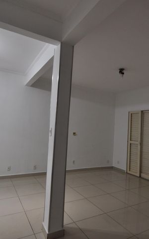 Casa para alugar com 250m², 4 quartos e 2 vagasSala