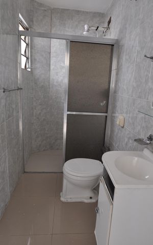 Casa para alugar com 250m², 4 quartos e 2 vagasBanheiro de Serviço