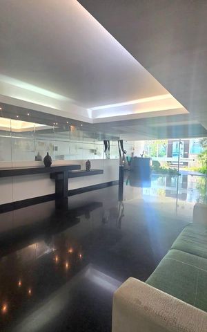 Apartamento à venda com 130m², 2 quartos e 2 vagas Apartamento à venda com 130m², 2 quartos e 2 vagasHall de entrada