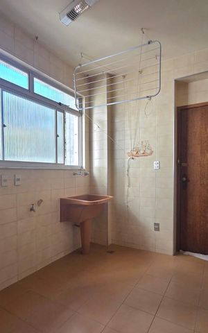 Apartamento à venda com 130m², 2 quartos e 2 vagas Apartamento à venda com 130m², 2 quartos e 2 vagasCozinha e Área de Serviço