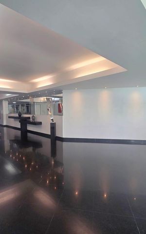 Apartamento à venda com 130m², 2 quartos e 2 vagas Apartamento à venda com 130m², 2 quartos e 2 vagasHall de entrada