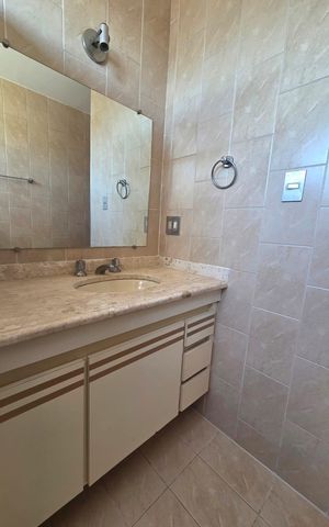 Apartamento à venda com 130m², 2 quartos e 2 vagas Apartamento à venda com 130m², 2 quartos e 2 vagasSuíte 2 - Banheiro