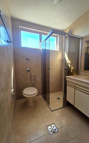 Apartamento à venda com 130m², 2 quartos e 2 vagas Apartamento à venda com 130m², 2 quartos e 2 vagasSuíte 2 - Banheiro
