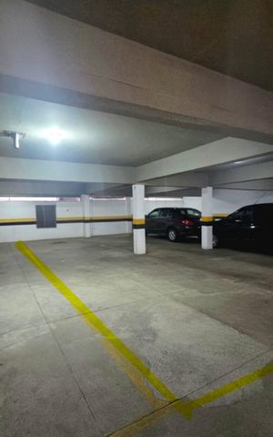 Apartamento à venda com 130m², 2 quartos e 2 vagas Apartamento à venda com 130m², 2 quartos e 2 vagasGaragem e box de despejo