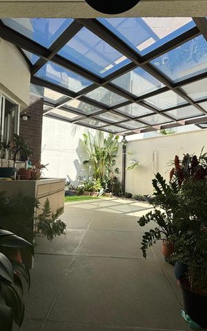 Casa de condomínio à venda com 172m², 3 quartos e 2 vagas Casa de condomínio à venda com 172m², 3 quartos e 2 vagasÁrea externa