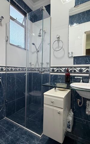 Casa à venda com 300m², 4 quartos e 2 vagas Casa à venda com 300m², 4 quartos e 2 vagasBanheiro