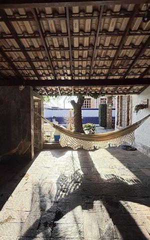 Casa à venda com 300m², 4 quartos e 2 vagas Casa à venda com 300m², 4 quartos e 2 vagasGaragem