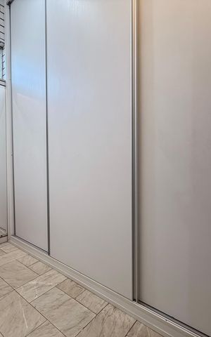 Casa à venda com 300m², 4 quartos e 2 vagas Casa à venda com 300m², 4 quartos e 2 vagasQuarto