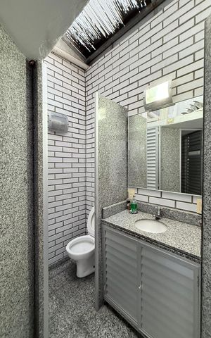 Casa à venda com 300m², 4 quartos e 2 vagas Casa à venda com 300m², 4 quartos e 2 vagasLavabo