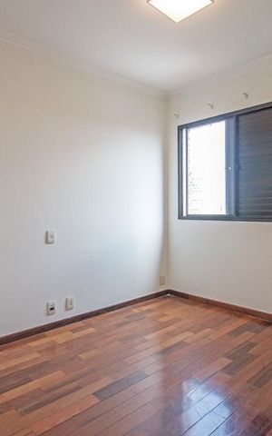 Apartamento à venda com 184m², 4 quartos e 4 vagas Apartamento à venda com 184m², 4 quartos e 4 vagasQuarto