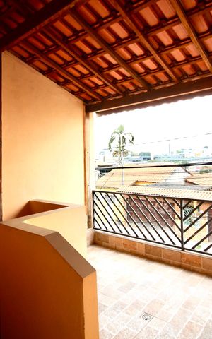 Casa à venda com 146m², 2 quartos e 6 vagas Casa à venda com 146m², 2 quartos e 6 vagasVaranda