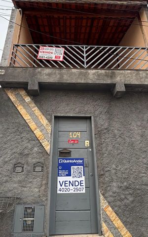 Casa à venda com 146m², 2 quartos e 6 vagas Casa à venda com 146m², 2 quartos e 6 vagasFachada