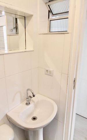 Casa à venda com 146m², 2 quartos e 6 vagas Casa à venda com 146m², 2 quartos e 6 vagasBanheiro Casa 2