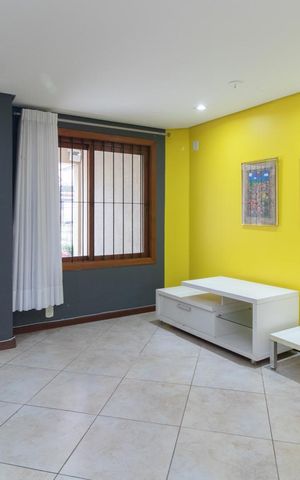 Casa para alugar com 250m², 3 quartos e 2 vagas Casa para alugar com 250m², 3 quartos e 2 vagasSala