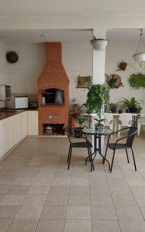 Casa à venda com 274m², 4 quartos e 5 vagas