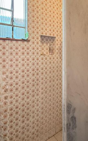 Casa à venda com 300m², 2 quartos e 2 vagas
