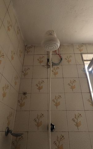 Casa para alugar com 108m², 2 quartos e 1 vagaBanheiro