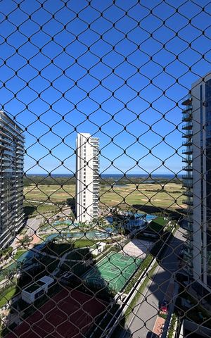 Apartamento para alugar com 194m², 4 quartos e 3 vagas Apartamento para alugar com 194m², 4 quartos e 3 vagasVaranda