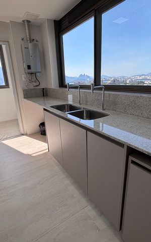 Apartamento para alugar com 194m², 4 quartos e 3 vagas Apartamento para alugar com 194m², 4 quartos e 3 vagasÁrea de Serviço