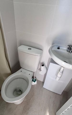 Apartamento para alugar com 194m², 4 quartos e 3 vagas Apartamento para alugar com 194m², 4 quartos e 3 vagasBanheiro de serviço