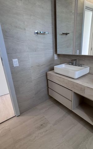 Apartamento para alugar com 194m², 4 quartos e 3 vagas Apartamento para alugar com 194m², 4 quartos e 3 vagasBanheiro da Suíte 1