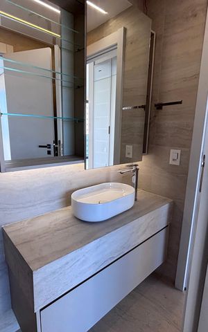 Apartamento para alugar com 194m², 4 quartos e 3 vagas Apartamento para alugar com 194m², 4 quartos e 3 vagasBanheiro sala de tv