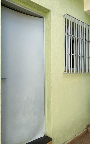 Casa à venda com 250m², 4 quartos e 2 vagas Casa à venda com 250m², 4 quartos e 2 vagasÁrea externa