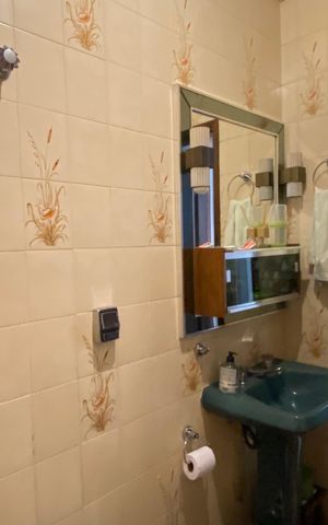 Casa à venda com 250m², 4 quartos e 2 vagas Casa à venda com 250m², 4 quartos e 2 vagasBanheiro 2