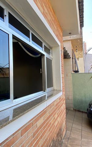Casa à venda com 250m², 4 quartos e 2 vagas Casa à venda com 250m², 4 quartos e 2 vagasGaragem