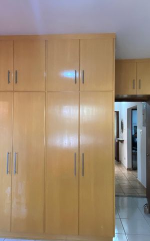 Casa à venda com 250m², 4 quartos e 2 vagas Casa à venda com 250m², 4 quartos e 2 vagasQuarto 2