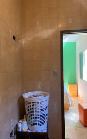 Casa à venda com 250m², 4 quartos e 2 vagas Casa à venda com 250m², 4 quartos e 2 vagasBanheiro da Suíte