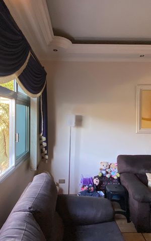 Casa à venda com 250m², 4 quartos e 2 vagas Casa à venda com 250m², 4 quartos e 2 vagasSala