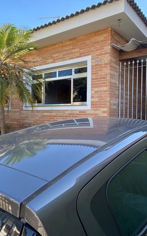 Casa à venda com 250m², 4 quartos e 2 vagas Casa à venda com 250m², 4 quartos e 2 vagasGaragem