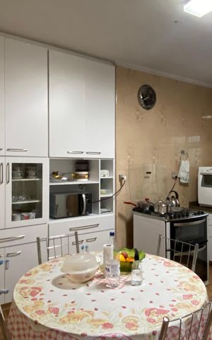 Casa à venda com 250m², 4 quartos e 2 vagas Casa à venda com 250m², 4 quartos e 2 vagasCozinha