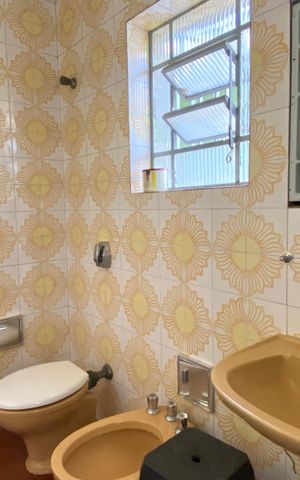Casa à venda com 250m², 4 quartos e 2 vagas Casa à venda com 250m², 4 quartos e 2 vagasBanheiro 3