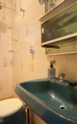 Casa à venda com 250m², 4 quartos e 2 vagas Casa à venda com 250m², 4 quartos e 2 vagasBanheiro 2