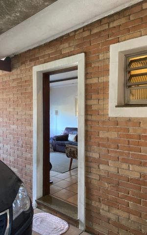 Casa à venda com 250m², 4 quartos e 2 vagas Casa à venda com 250m², 4 quartos e 2 vagasÁrea externa