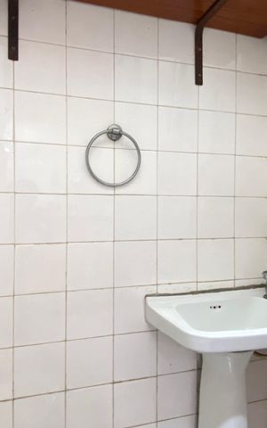 Casa à venda com 250m², 4 quartos e 10 vagas Casa à venda com 250m², 4 quartos e 10 vagasÁrea de Serviço - Banheiro