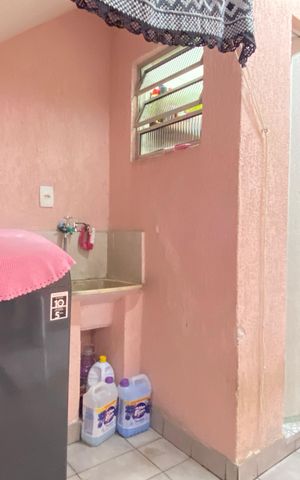 Casa à venda com 250m², 4 quartos e 10 vagas Casa à venda com 250m², 4 quartos e 10 vagasÁrea de Serviço