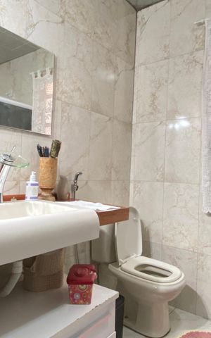 Casa à venda com 250m², 4 quartos e 10 vagas Casa à venda com 250m², 4 quartos e 10 vagasBanheiro 1