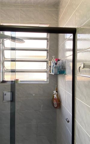 Casa à venda com 250m², 4 quartos e 10 vagas Casa à venda com 250m², 4 quartos e 10 vagasBanheiro 2