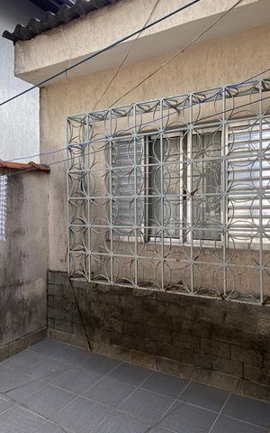 Casa à venda com 250m², 4 quartos e 10 vagas Casa à venda com 250m², 4 quartos e 10 vagasÁrea externa