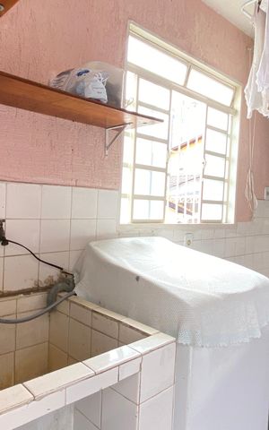Casa à venda com 250m², 4 quartos e 10 vagas Casa à venda com 250m², 4 quartos e 10 vagasÁrea de Serviço