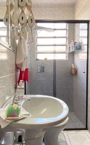 Casa à venda com 250m², 4 quartos e 10 vagas Casa à venda com 250m², 4 quartos e 10 vagasBanheiro 2