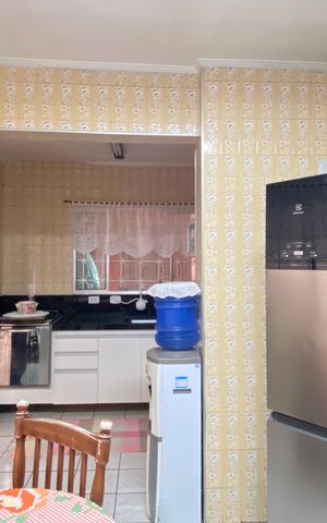 Casa à venda com 250m², 4 quartos e 10 vagas Casa à venda com 250m², 4 quartos e 10 vagasCozinha