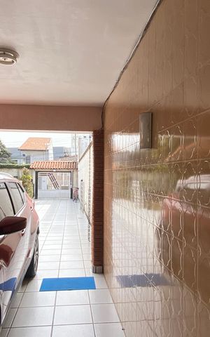 Casa à venda com 250m², 4 quartos e 10 vagas Casa à venda com 250m², 4 quartos e 10 vagasQuintal - Garagem