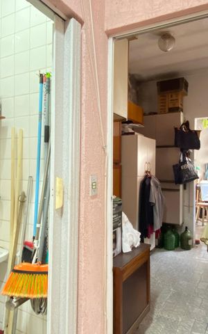 Casa à venda com 250m², 4 quartos e 10 vagas Casa à venda com 250m², 4 quartos e 10 vagasÁrea de Serviço - Banheiro